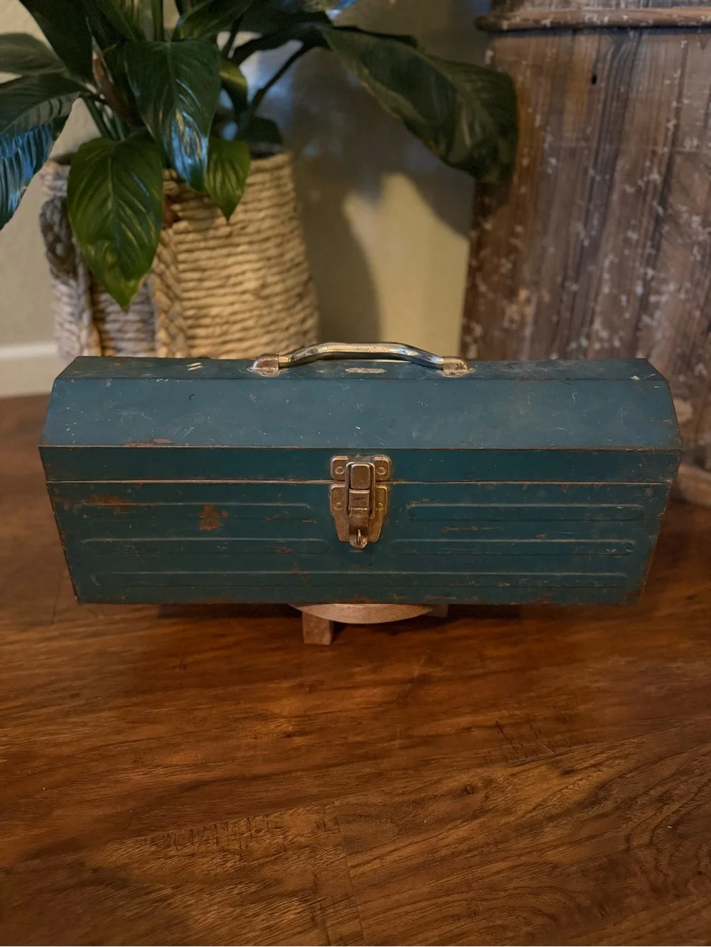 Vintage Metal Toolbox in Teal Blue With Tray